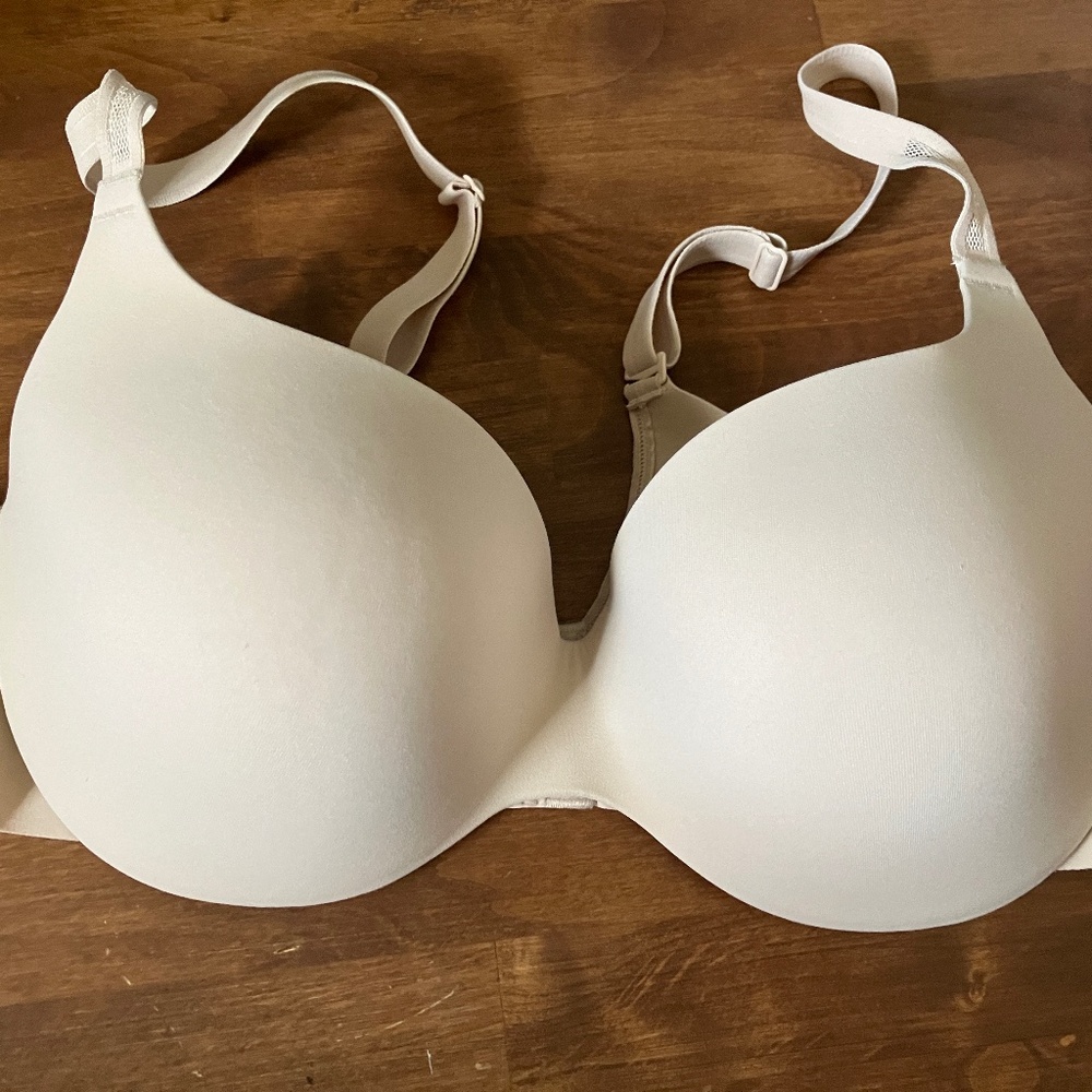 MAIDENFORM Dreamwire Back Smoothing Underwire Bra 40B Nude Almond